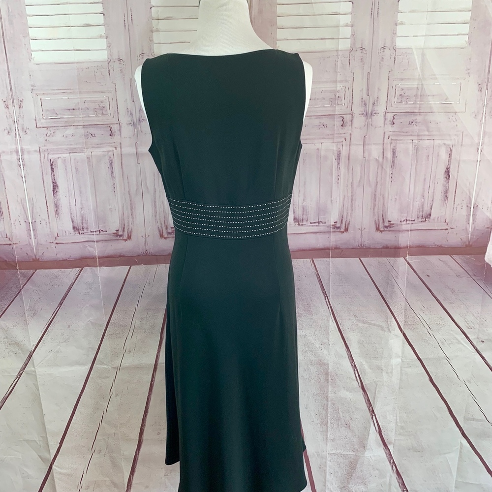 Ann Taylor Black Sleeveless V-neck Dress Size 6P - Picture 2 of 8